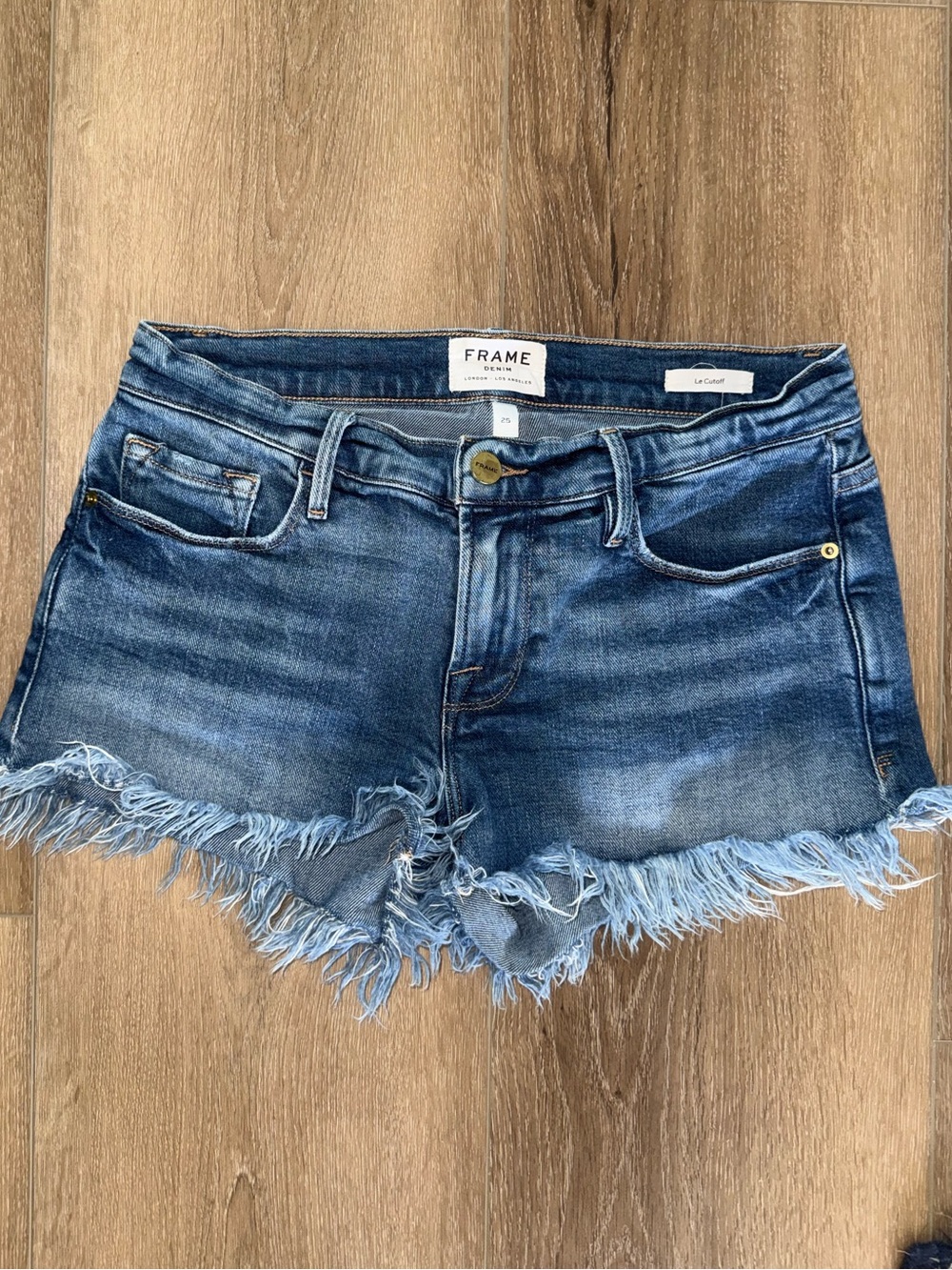 FRAME Le Cutoff Frayed Shredded Hem Denim Jean Shorts - Dark Blue - size 25 $198